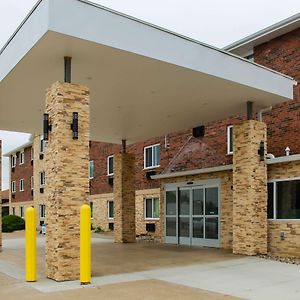 Clarion Pointe Bettendorf - Quad Cities
